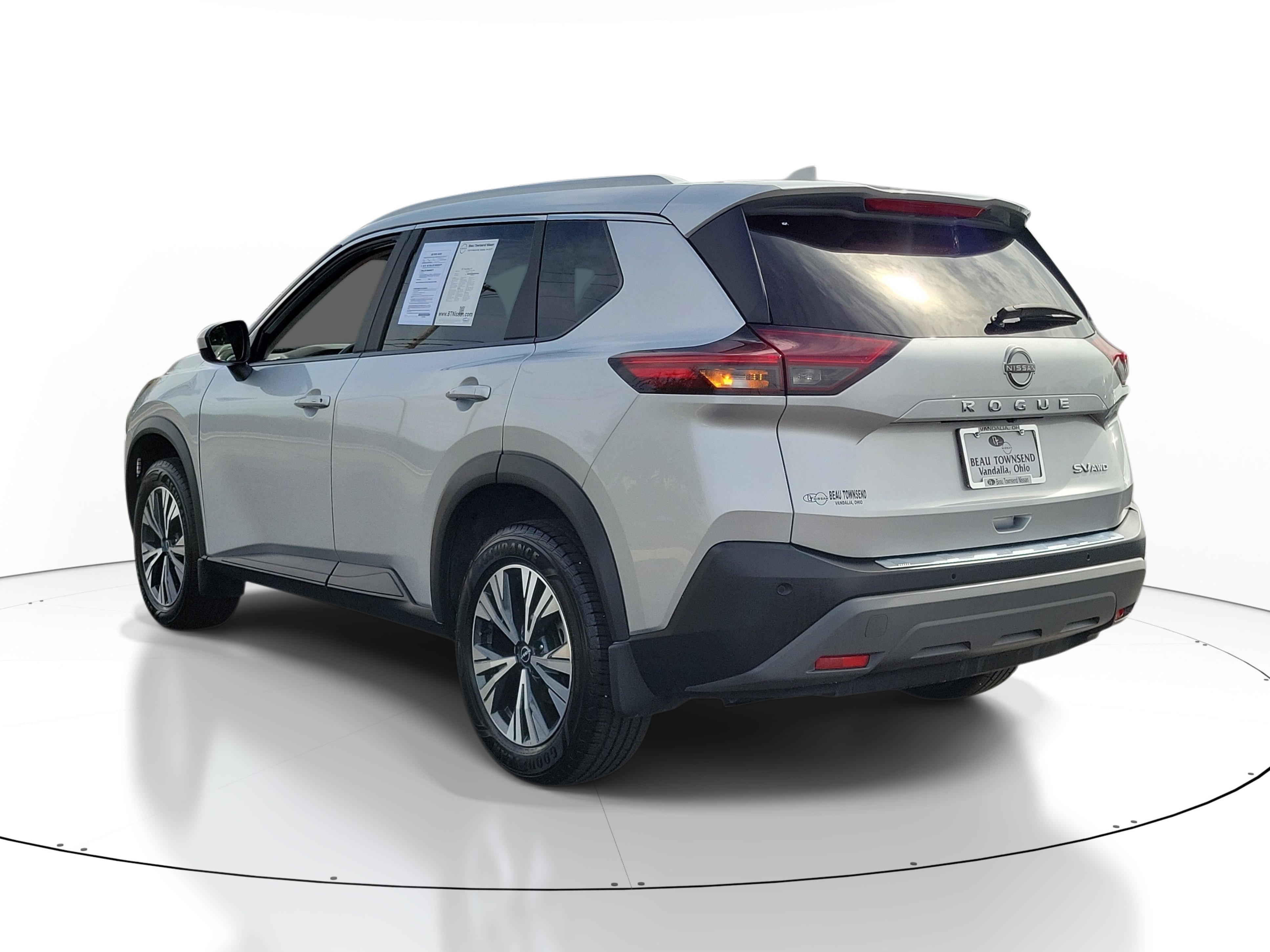 Used 2023 Nissan Rogue SV w/ SV Premium B Package AWD/4WD image 3