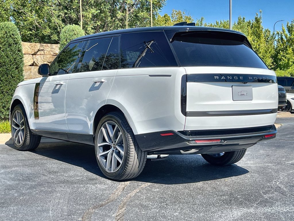 New 2027 Land Rover Range Rover SE AWD/4WD image 3