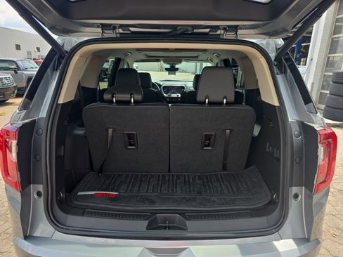 Used 2023 GMC Acadia Denali w/ Denali Ultimate Package FWD image 13