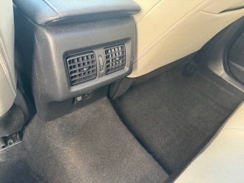 Used 2025 Toyota Camry XLE w/ Premium Plus Package AWD/4WD image 9