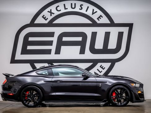 Used 2022 Ford Mustang Shelby GT500 w/ Technology Package image 8