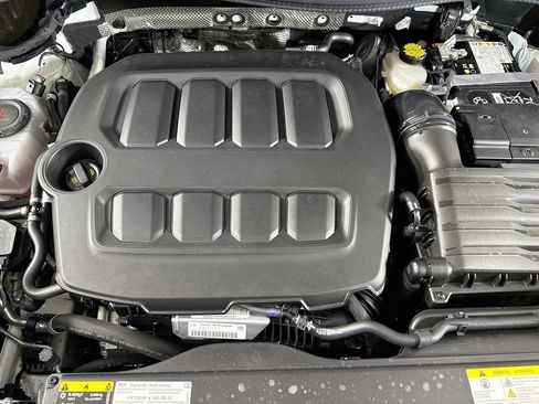 Used 2025 Volkswagen Tiguan SE AWD/4WD image 33