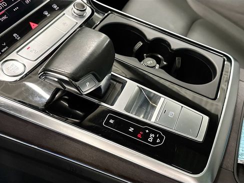 Used 2019 Audi Q8 Prestige w/ Adaptive Chassis Package AWD/4WD image 20