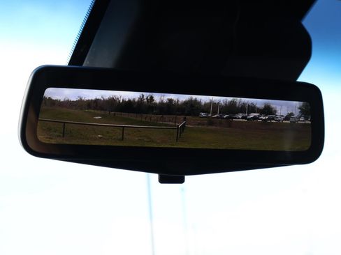 Used 2018 Cadillac Escalade Luxury image 39