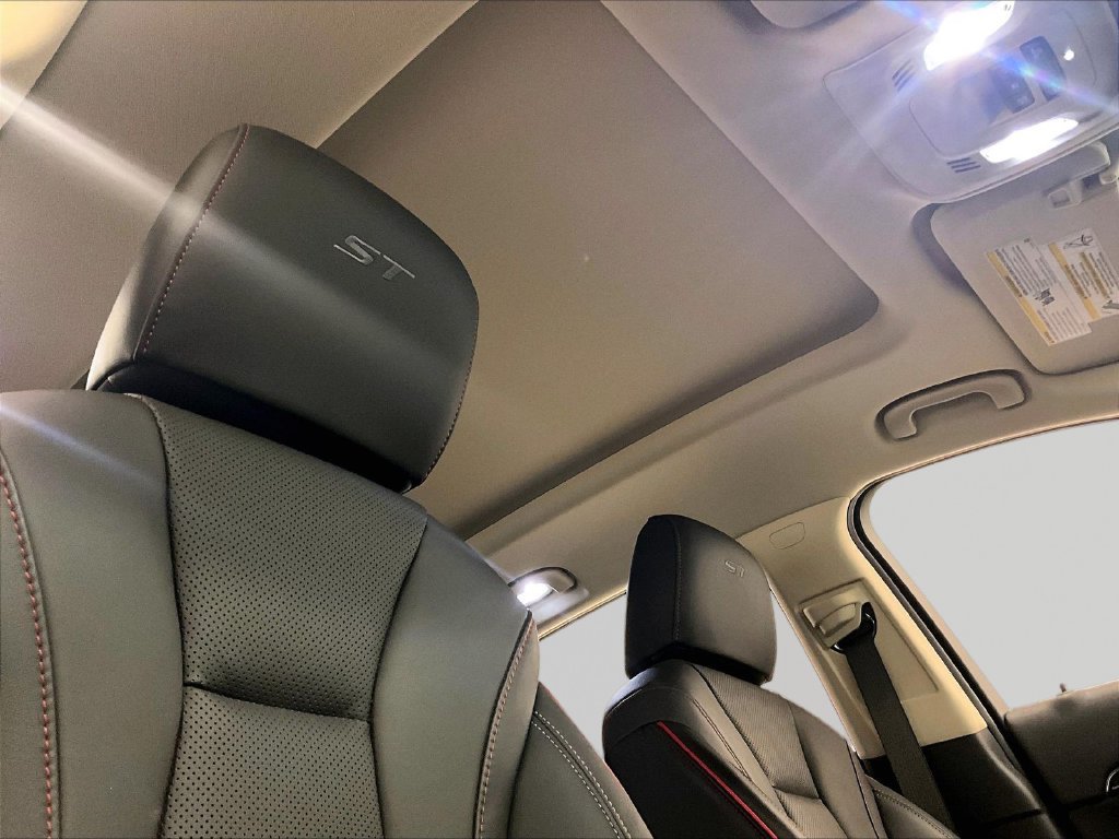 Used 2023 Buick Envision Essence w/ Sport Touring Package AWD/4WD image 26