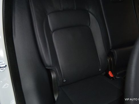 Used 2018 Land Rover Range Rover HSE image 25