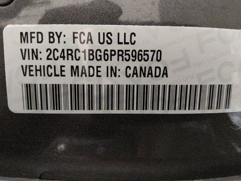 Used 2023 Chrysler Pacifica Touring-L FWD image 33