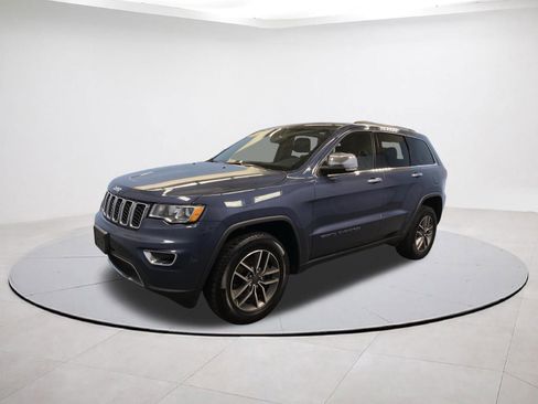Used 2021 Jeep Grand Cherokee Limited image 3