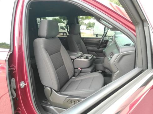Used 2021 Chevrolet Suburban LS RWD image 22