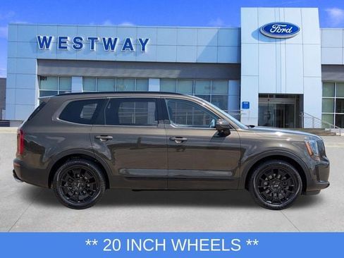 Used 2022 Kia Telluride EX w/ EX Premium Package AWD/4WD image 2