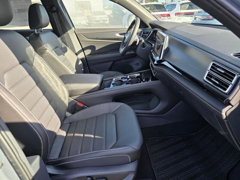 New 2026 Volkswagen Atlas Cross Sport SEL R-Line AWD/4WD image 40
