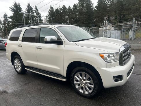 Used 2014 Toyota Sequoia Platinum AWD/4WD image 3