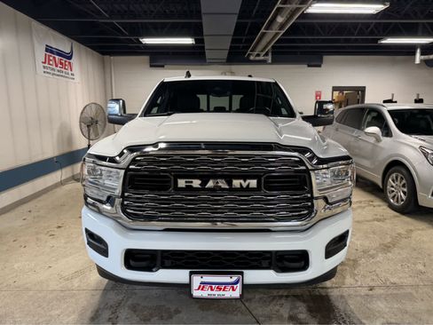 Used 2024 RAM 3500 Limited image 2