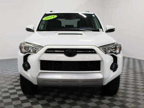 Certified 2024 Toyota 4Runner TRD Off-Road Premium w/ Moonroof Package AWD/4WD image 9