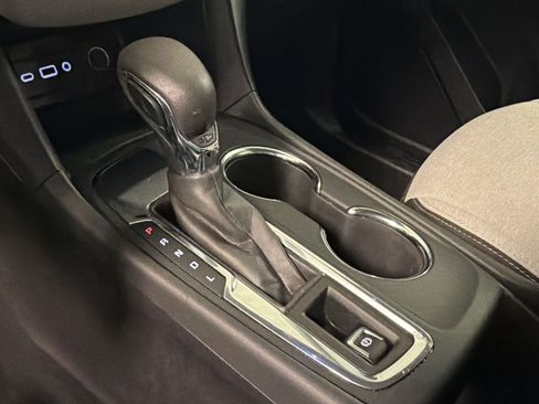 Used 2023 Chevrolet Equinox LS FWD image 16