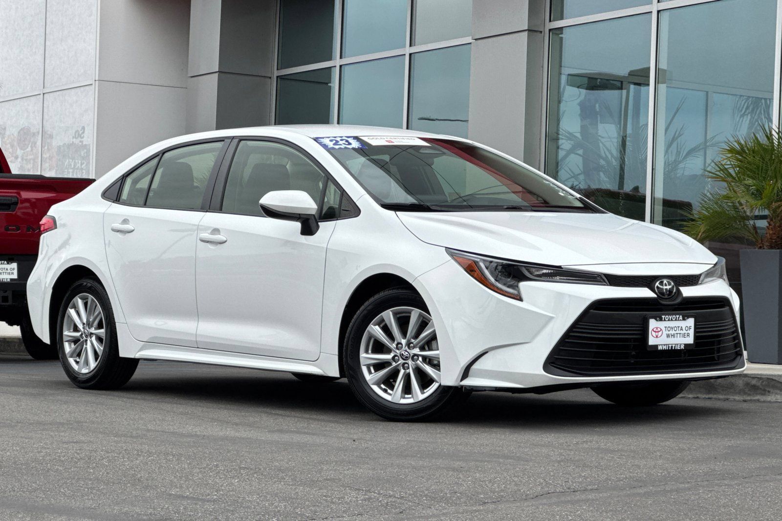 Used 2023 Toyota Corolla LE w/ LE Convenience Package FWD image 2