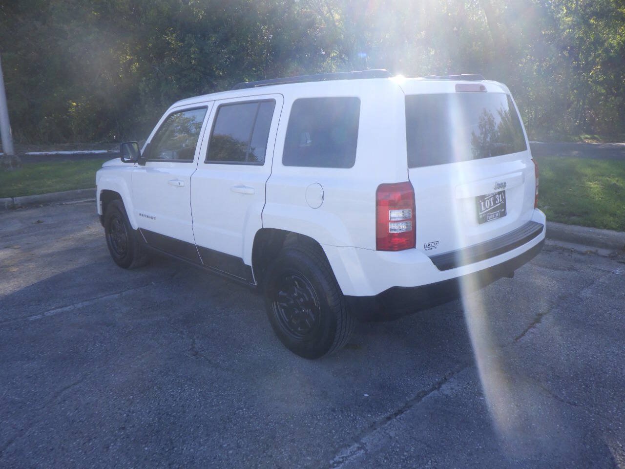 Used 2017 Jeep Patriot Sport w/ Power Value Group FWD image 3