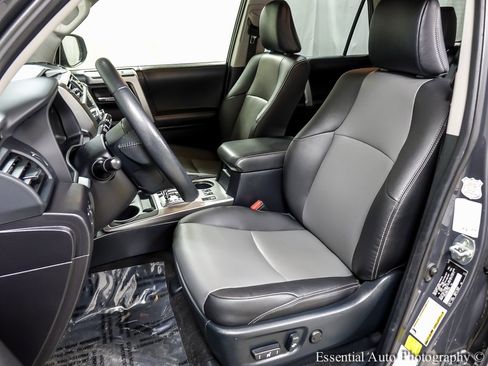 Used 2024 Toyota 4Runner SR5 Premium image 9