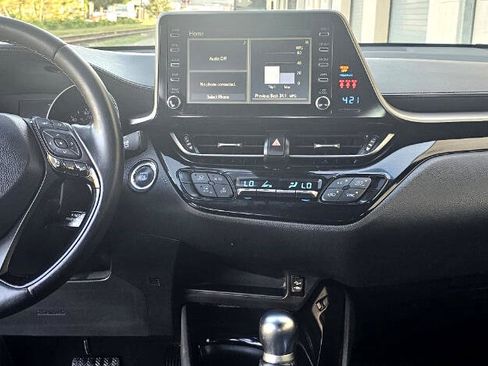 Used 2019 Toyota C-HR XLE image 22