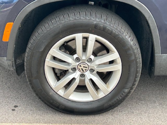 Used 2016 Volkswagen Tiguan S FWD image 12