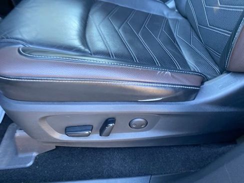 Used 2022 Nissan Pathfinder Platinum w/ Lighting Package (N92) image 21