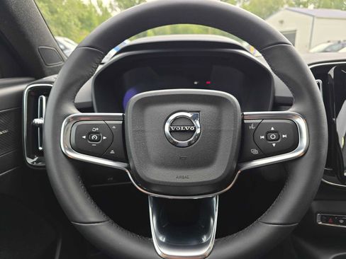 Used 2023 Volvo C40 P8 Recharge Ultimate AWD/4WD image 23