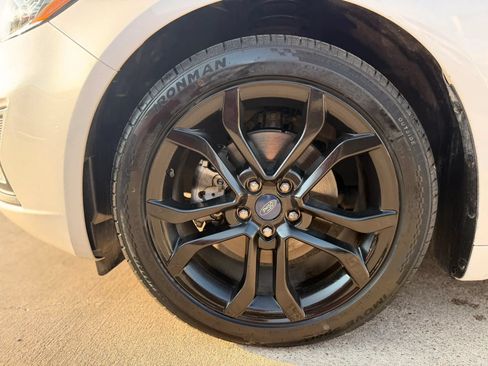 Used 2020 Ford Fusion SE w/ Equipment Group 151A FWD image 17