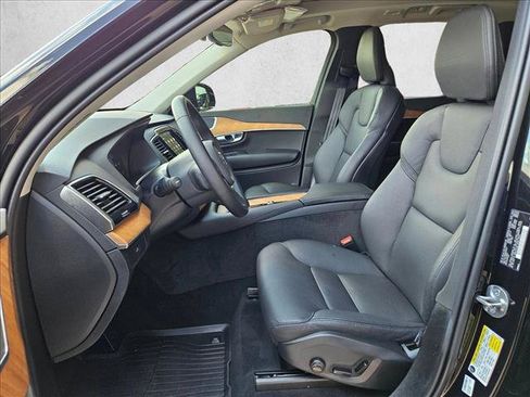 Used 2024 Volvo XC90 B5 Plus w/ Protection Package Premier AWD/4WD image 18