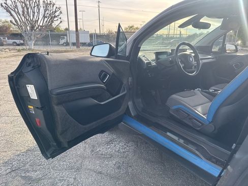 Used 2018 BMW i3 94Ah w/Range Extender image 11