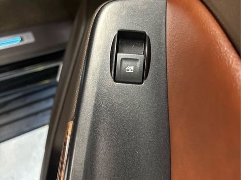 Used 2018 Chevrolet Tahoe Premier AWD/4WD image 39