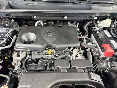 Used 2021 Toyota RAV4 LE w/ Carpet Mat Package (TMS) AWD/4WD image 31