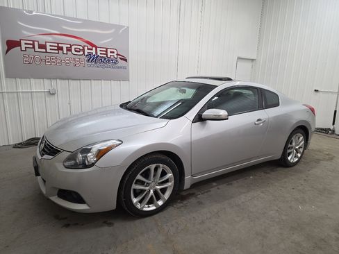 Used 2012 Nissan Altima 3.5 SR image 2