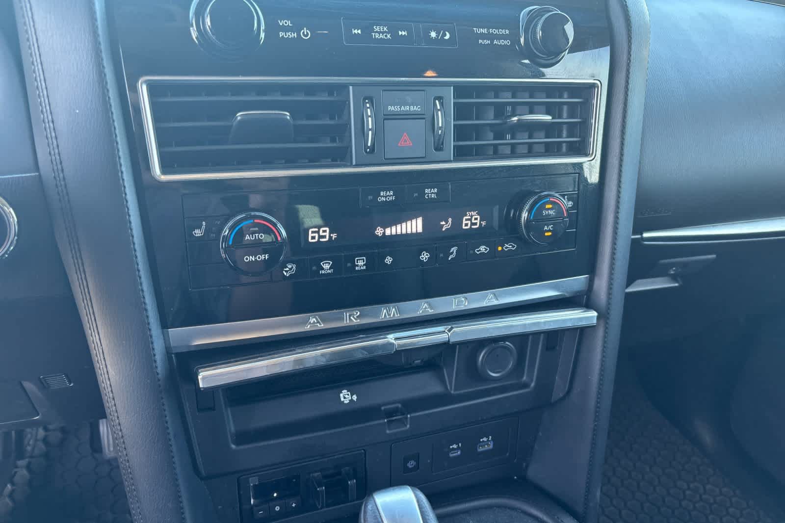 Used 2021 Nissan Armada SV w/ SV Appearance Package RWD image 24