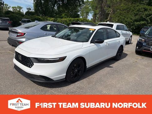 Used 2025 Honda Accord SE image 1