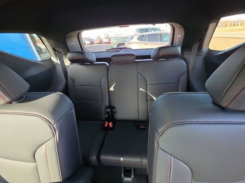 New 2026 Chevrolet Traverse Z71 w/ Driver Confidence Package image 15