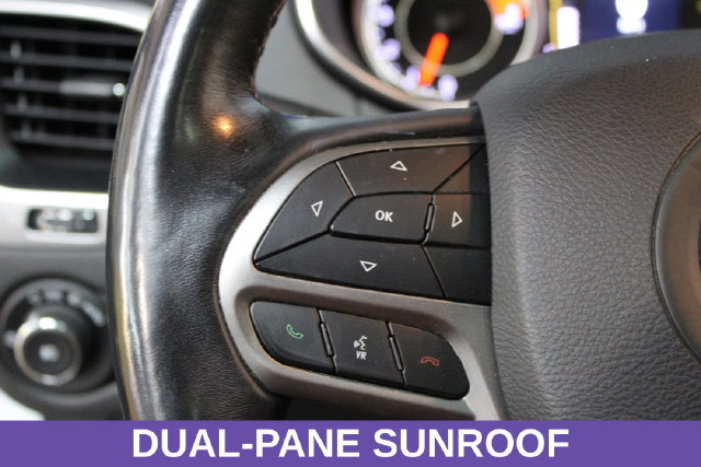 Used 2019 Jeep Cherokee Latitude w/ Comfort & Convenience Group AWD/4WD image 14