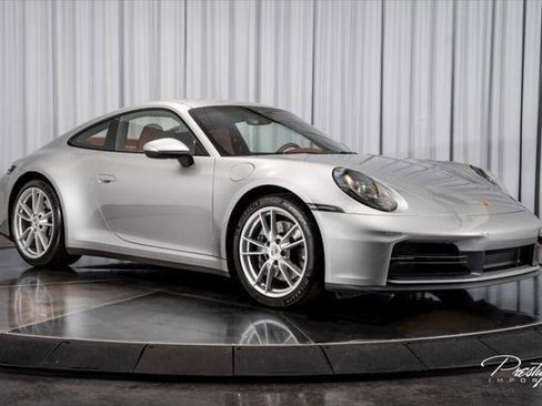Used 2025 Porsche 911 Carrera RWD image 18