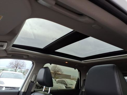 Used 2025 Nissan Rogue SL w/ Tech Package image 11