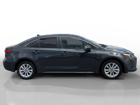 Used 2023 Toyota Corolla XLE image 6