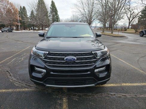 Used 2023 Ford Explorer XLT w/ Equipment Group 202A image 9