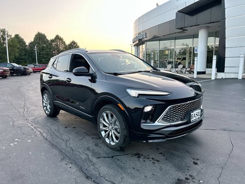 Used 2024 Buick Encore GX Avenir w/ Avenir Convenience Package AWD/4WD image 2