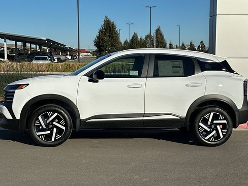 New 2026 Nissan Kicks SV image 7