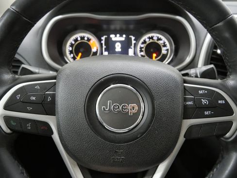 Used 2016 Jeep Cherokee Latitude w/ Comfort/Convenience Group image 16