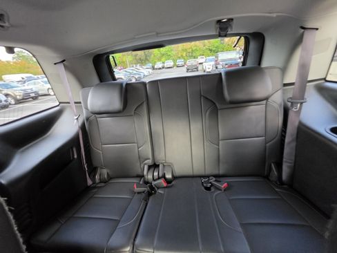 Used 2017 GMC Yukon SLT w/ Open Road Package AWD/4WD image 14