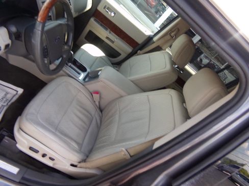 Used 2010 Ford Flex Limited FWD image 12