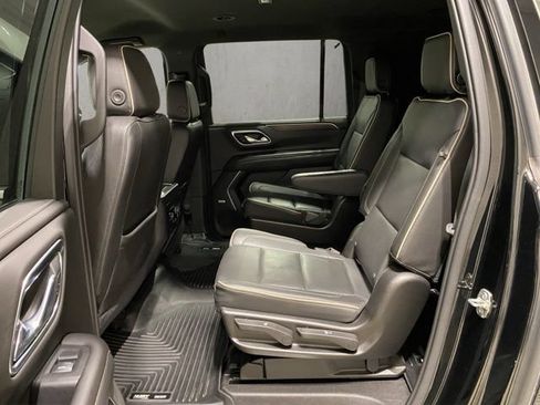 Used 2021 Chevrolet Suburban Premier AWD/4WD image 22