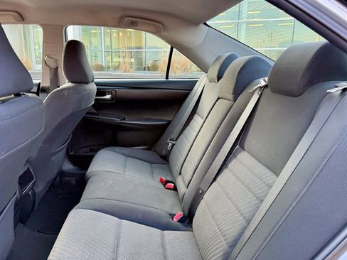 Used 2015 Toyota Camry LE image 11