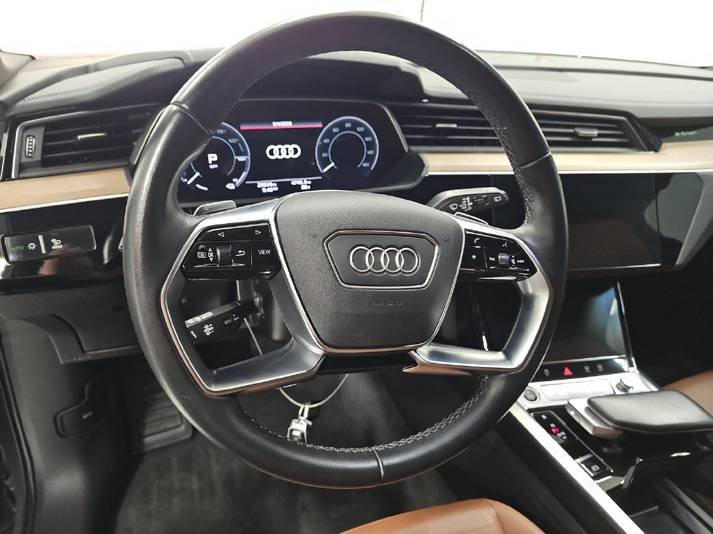 Used 2024 Audi Q8 e-tron Premium Plus w/ Premium Plus Package AWD/4WD image 9