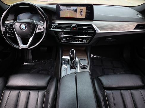 Used 2021 BMW 540i w/ Premium Package RWD image 2