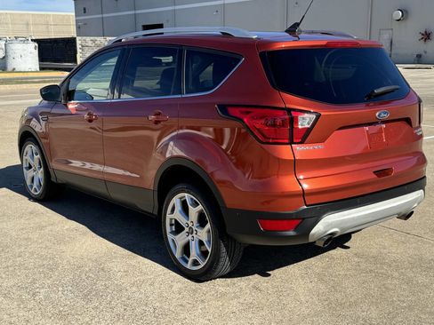 Used 2019 Ford Escape Titanium image 7
